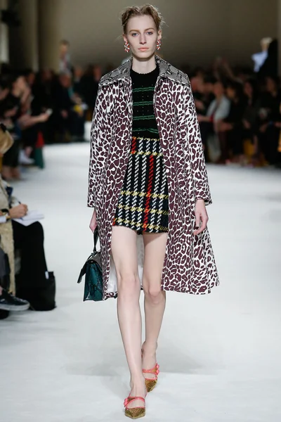 Look 7
